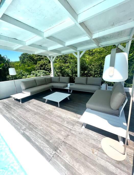 Spacieuse Villa Corossol Avec Piscine Et Jeux Exterieurs Le Gosier  Eksteriør billede
